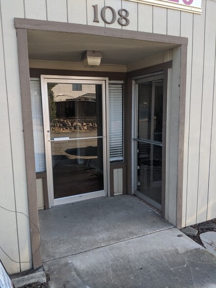 108-124 Medburn St, Concord, CA for lease - Building Photo - Image 2 of 5