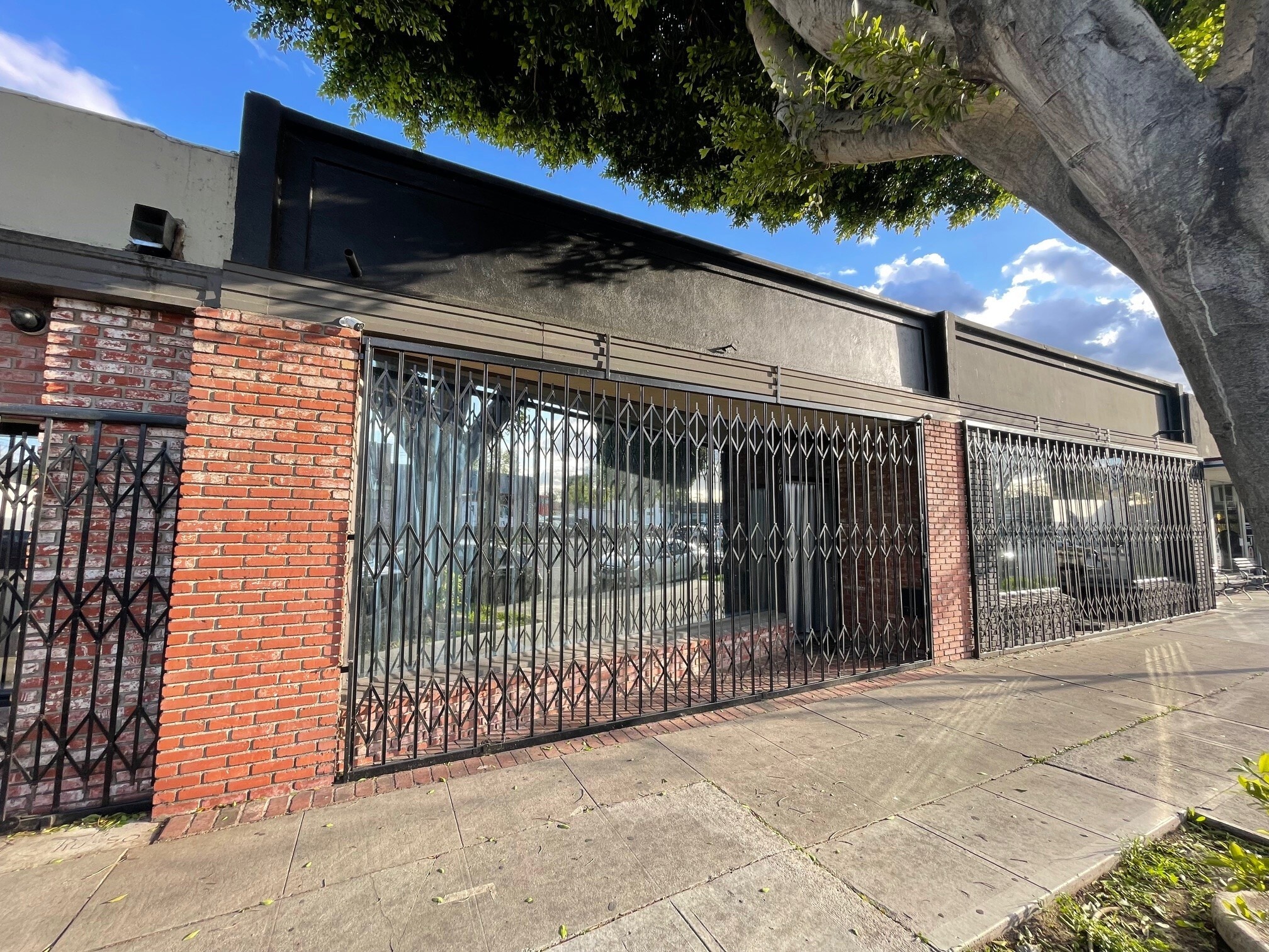 1610 W Magnolia Blvd, Burbank, CA for sale Primary Photo- Image 1 of 9