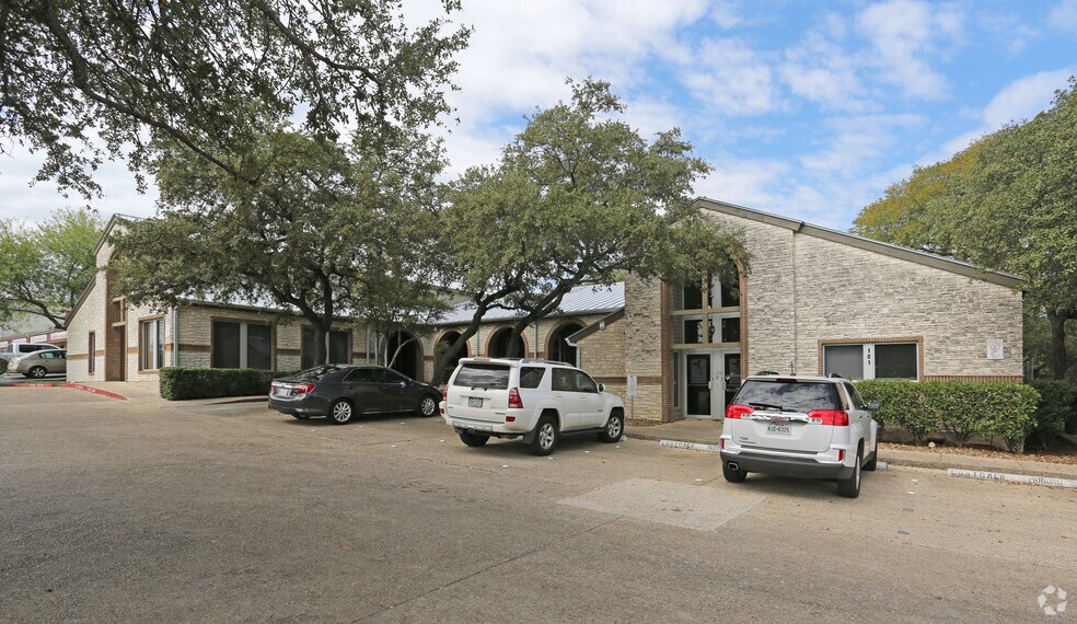 4939 DeZavala Rd, San Antonio, TX à vendre - Photo principale - Image 1 de 1