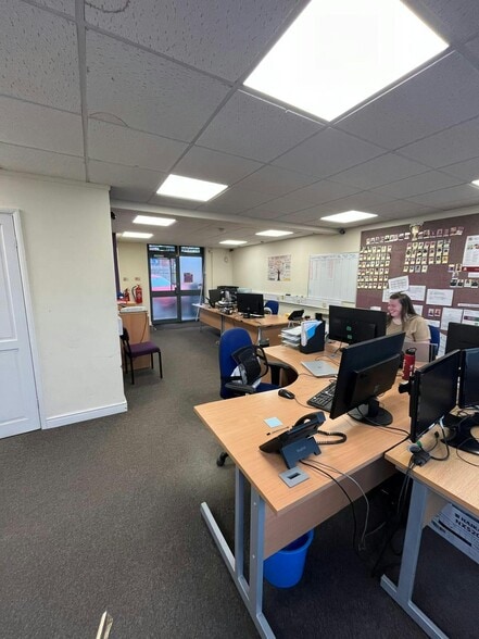 46-46A Holbrook Ln, Coventry for lease - Building Photo - Image 3 of 10