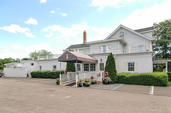 15 Prospect St, Southampton, NY à louer - Photo du bâtiment - Image 3 de 29