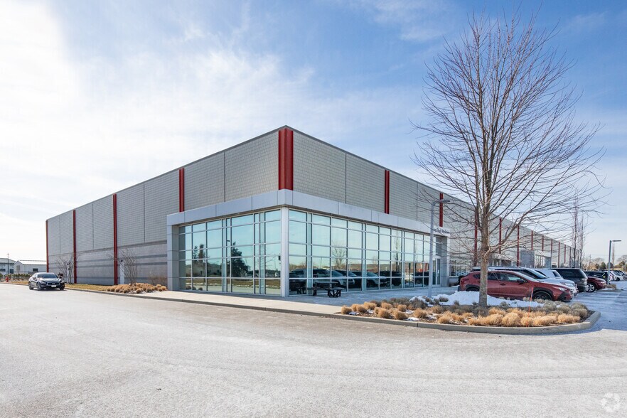 200 Rogers Way, Westhampton Beach, NY à louer - Photo du bâtiment - Image 2 de 5