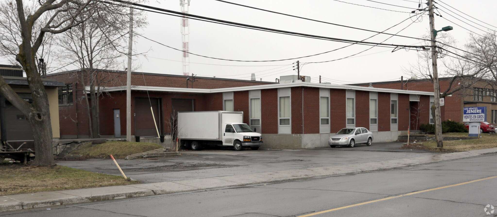 5770 Rue Ferrier, Mont-Royal, QC for sale Primary Photo- Image 1 of 1