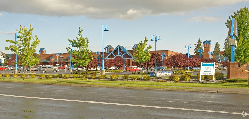 2910-3010 E 57th Ave, Spokane, WA à louer - Photo du bâtiment - Image 3 de 8