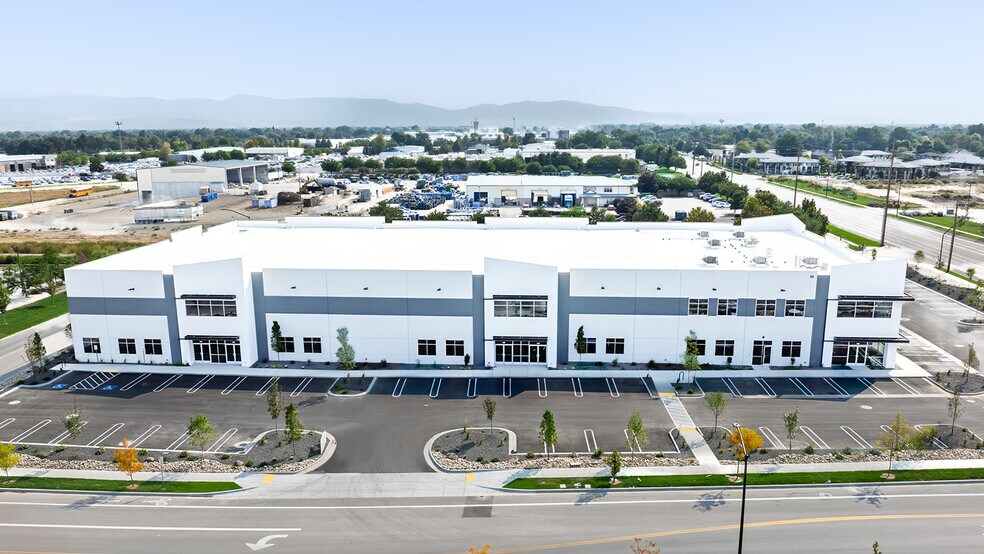 56 N. Benchmark ave, Meridian, ID à louer - Photo du bâtiment - Image 2 de 3