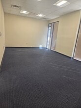 416 N Stanton St, El Paso, TX à louer Photo intérieure- Image 1 de 1