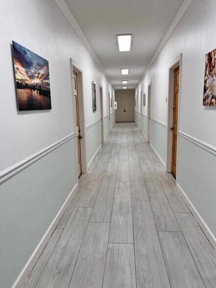 513 US Highway 1, North Palm Beach, FL à louer - Photo intérieure - Image 2 de 11