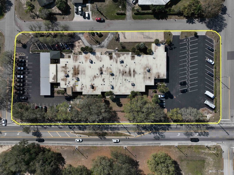 306 10th St, Haines City, FL à louer - Photo du bâtiment - Image 2 de 17