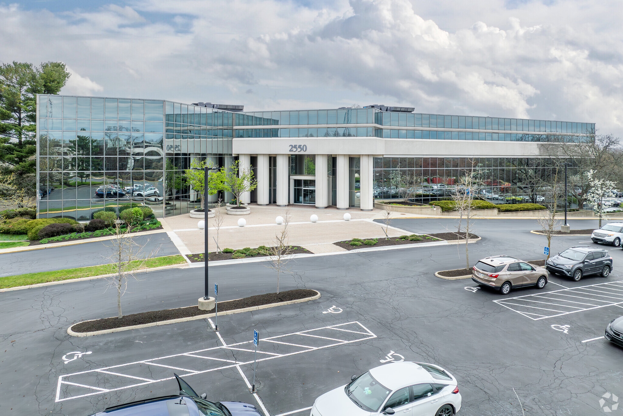 2550 Corporate Exchange Dr, Columbus, OH for sale Primary Photo- Image 1 of 16