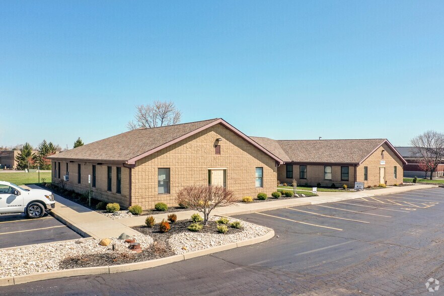 1701 Delco Park Dr, Dayton, OH à louer - Photo du bâtiment - Image 2 de 10