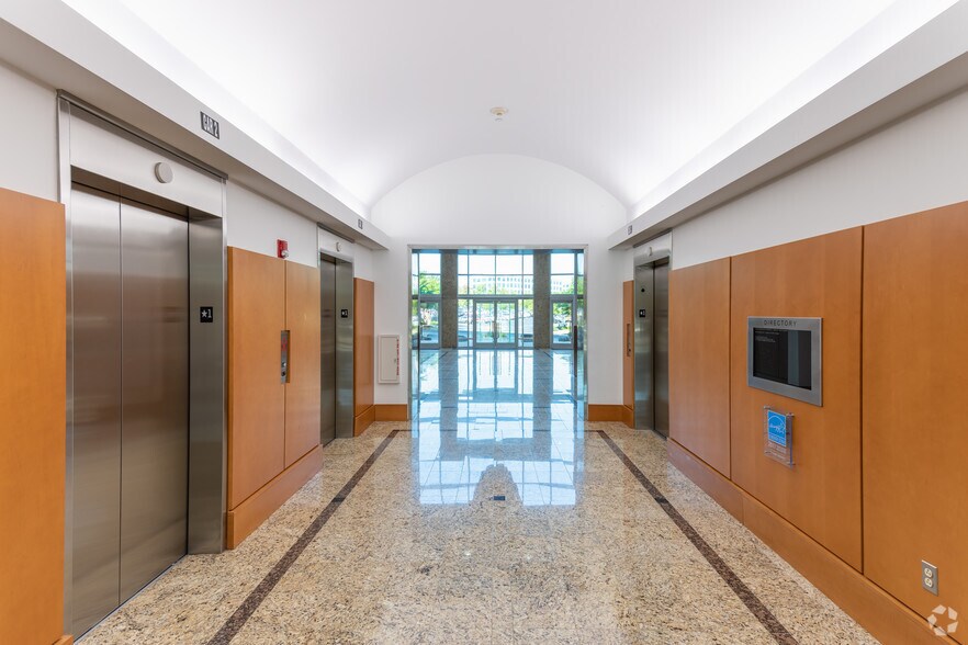 3600 Arco Corporate Dr, Charlotte, NC à louer - Photo intérieure - Image 3 de 22