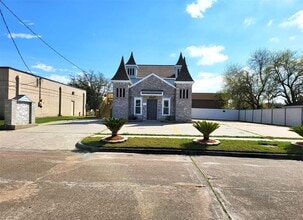 2409 Maxwell Ln, Deer Park, TX for lease Interior Photo- Image 2 of 11