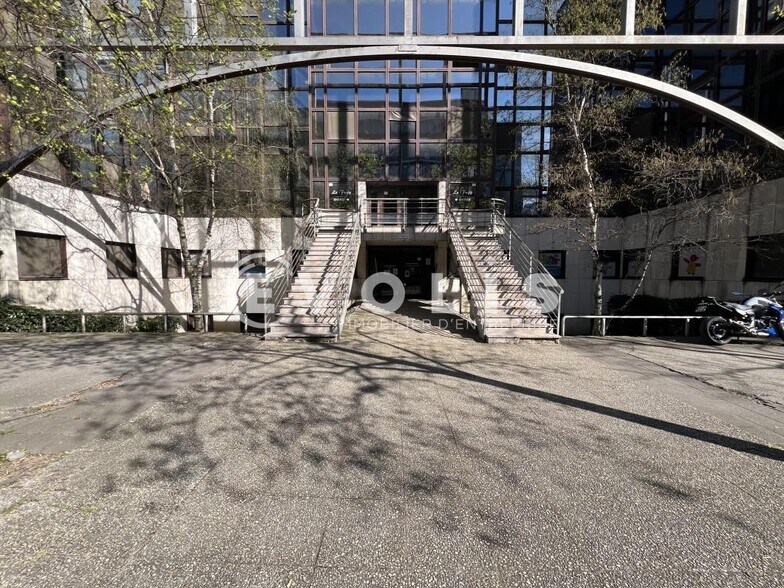 1 Rue Du Centre, Noisy-le-Grand à louer - Photo du bâtiment - Image 2 de 12