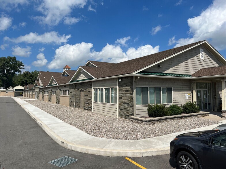 1160 Chili Ave, Rochester, NY à louer - Photo du bâtiment - Image 1 de 14
