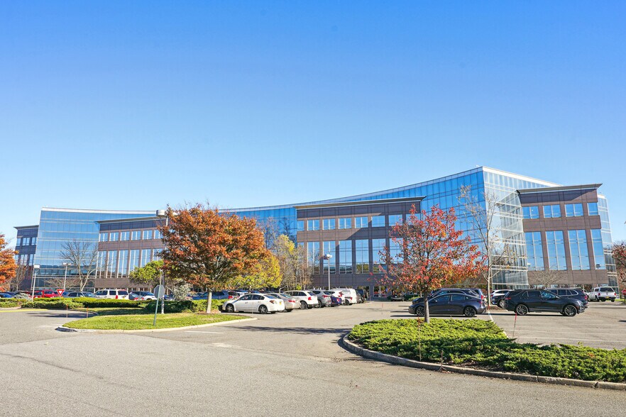 68 S Service Rd, Melville, NY for lease - Building Photo - Image 2 of 19