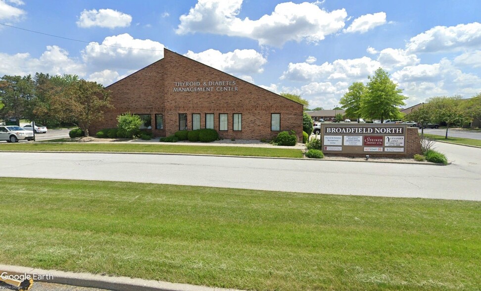 8903-8939 Broadway, Merrillville, IN à louer - Photo du bâtiment - Image 2 de 5