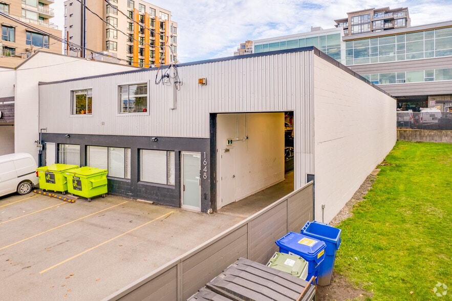 1648 W 6th Ave, Vancouver, BC à louer - Photo du bâtiment - Image 2 de 7
