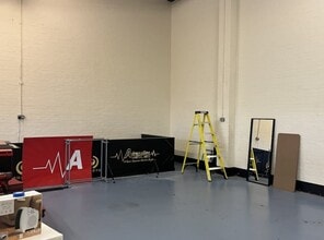 18-44 Benedict Sq, Peterborough for lease Interior Photo- Image 2 of 3