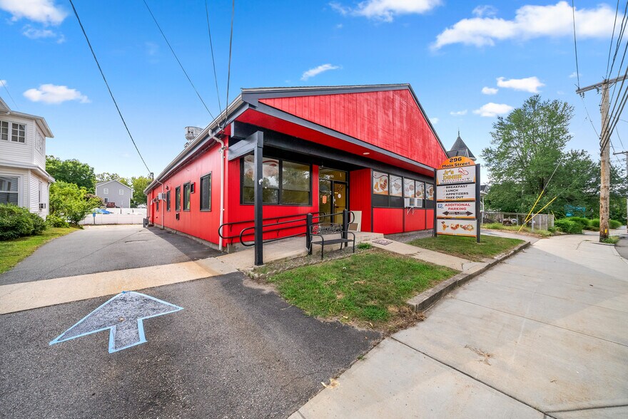 296 Main St, Milford, MA à vendre - Photo du bâtiment - Image 2 de 21