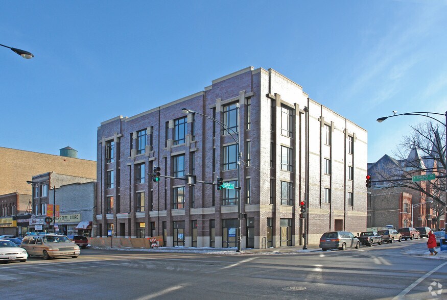 1659 W Chicago Ave, Chicago, IL à louer - Photo du bâtiment - Image 2 de 37