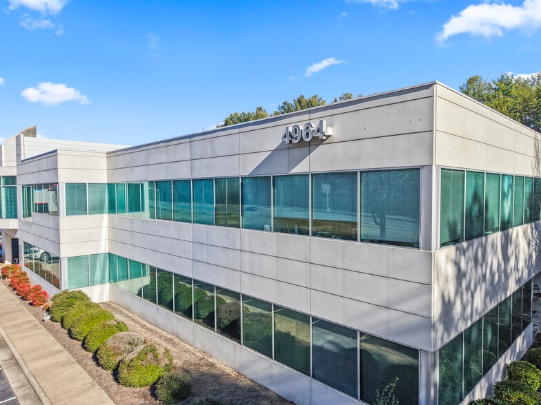 4964 University Pky, Winston-Salem, NC for lease - Building Photo - Image 3 of 7