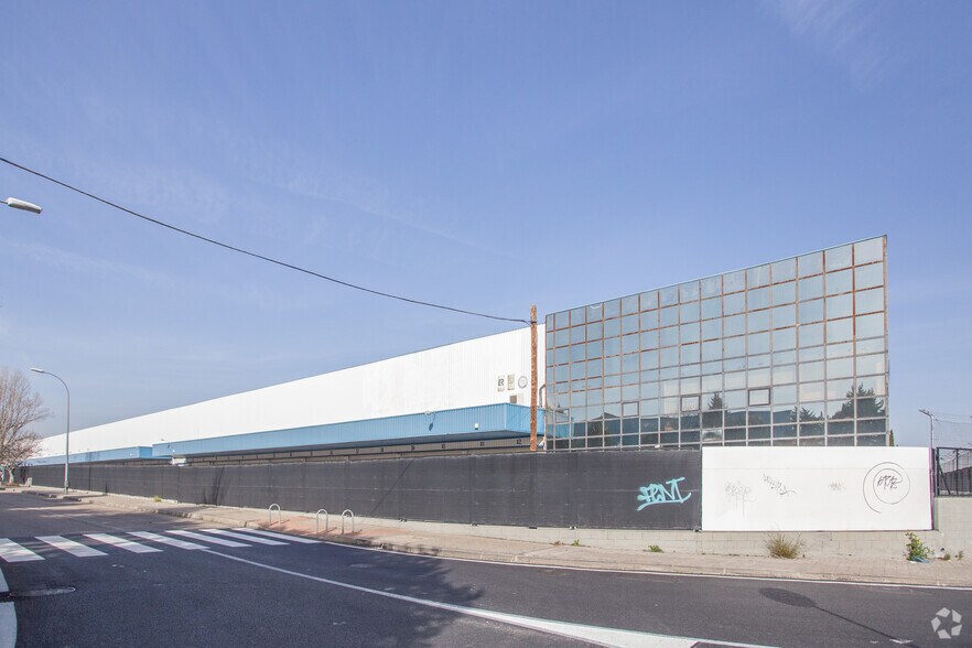 Industriel dans Coslada, Madrid à vendre - Photo du bâtiment - Image 2 de 3