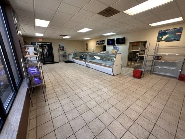 34900 Lake Shore Blvd, Eastlake, OH for lease - Building Photo - Image 3 of 12