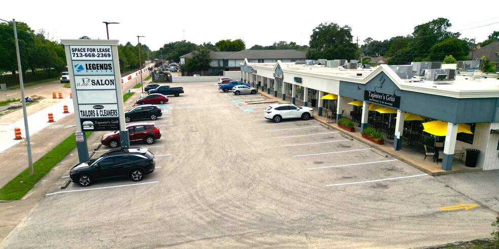 4520-4534 Beechnut St, Houston, TX for lease - Building Photo - Image 1 of 3