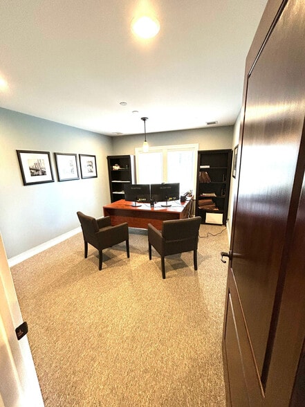 280 Smithtown Blvd, Nesconset, NY for sale - Interior Photo - Image 2 of 15