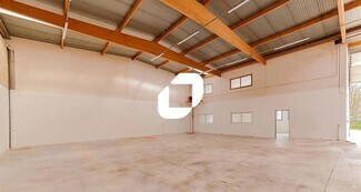 Plus de détails pour Local d'activités à louer