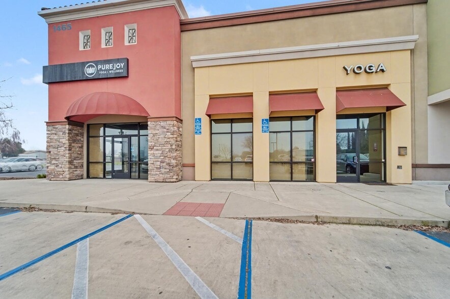 1465 Tharp Rd, Yuba City, CA for lease - Building Photo - Image 2 of 7