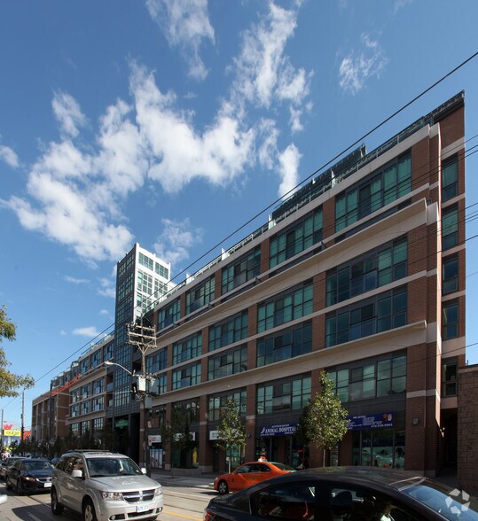 1155-1187 Queen St W, Toronto, ON à louer - Photo du bâtiment - Image 2 de 13