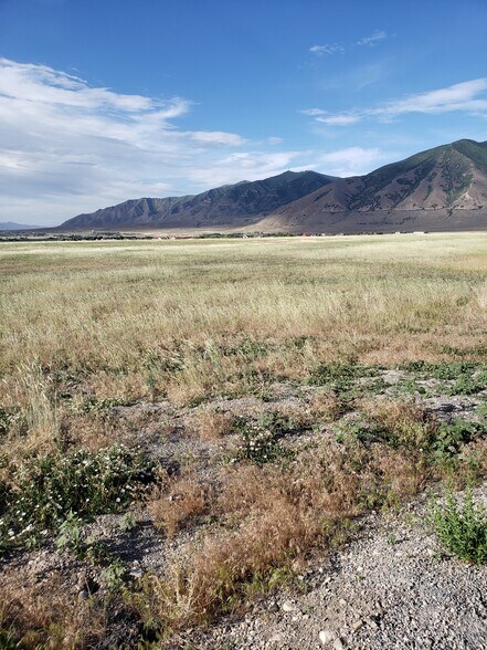 600 - 701 E. 2400 North Street, Tooele, UT for sale - Primary Photo - Image 1 of 2