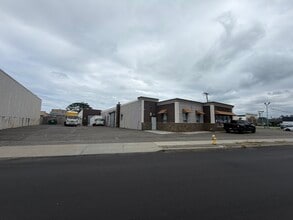 51 Rushmore St, Westbury, NY for lease Building Photo- Image 1 of 10
