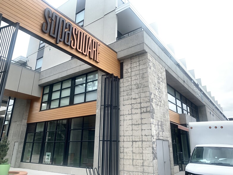 3030 Pandosy St, Kelowna, BC à louer - Photo du bâtiment - Image 3 de 11