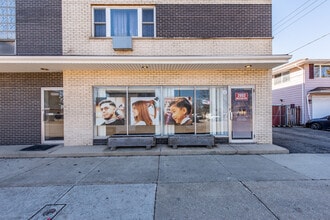 2052 Western Ave, Waukegan, IL for lease Building Photo- Image 2 of 15