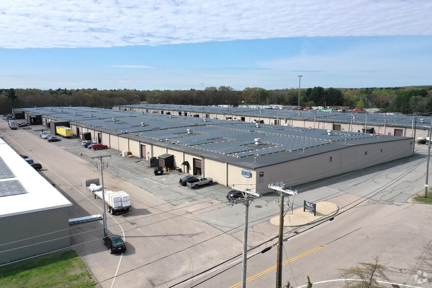 338 Compass Cir, North Kingstown, RI for lease - Building Photo - Image 2 of 8