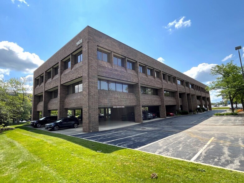 1401 Branding Ave, Downers Grove, IL à louer - Photo du bâtiment - Image 3 de 13