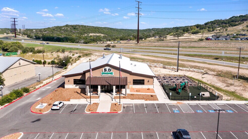 2132 Sidney Baker St, Kerrville, TX for lease - Building Photo - Image 1 of 24