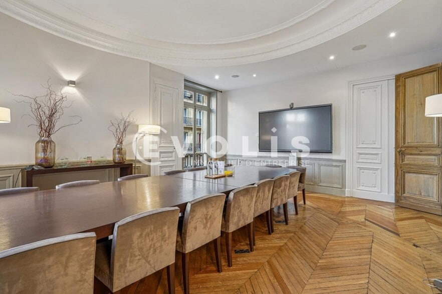 66 Rue De Monceau, Paris for sale - Interior Photo - Image 2 of 15