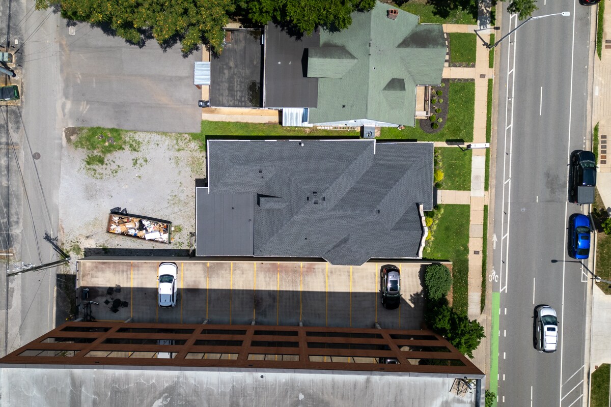 1023 16th Ave S, Nashville, TN à vendre Photo du bâtiment- Image 1 de 1