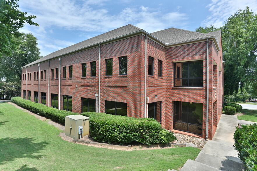 330 Pelham Rd, Greenville, SC à louer - Photo du bâtiment - Image 3 de 7