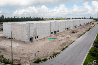 Plus de détails pour 10900 NW 146th St, Hialeah Gardens, FL - Industriel à louer