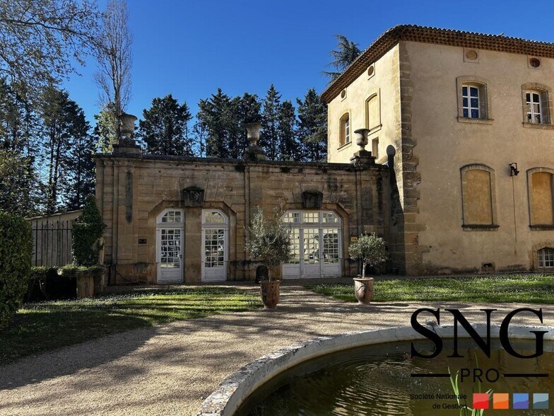 Bureau dans Aix-en-Provence à louer - Photo du bâtiment - Image 2 de 11
