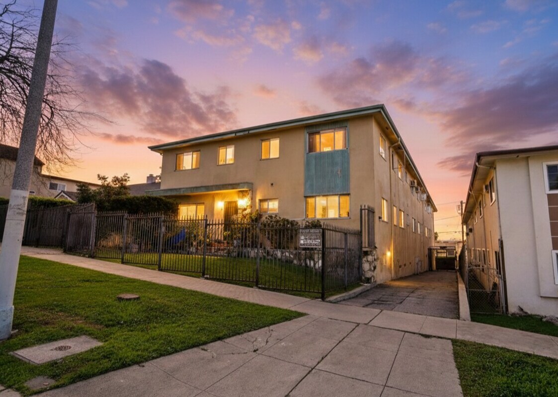 543 N Ardmore Ave, Los Angeles, CA à vendre Photo du bâtiment- Image 1 de 21