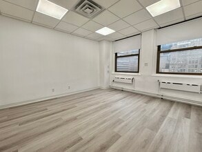 580 Fifth Ave, New York, NY for lease Interior Photo- Image 2 of 8