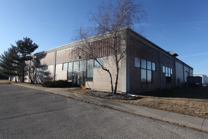 401 E Conde St, Janesville, WI for sale - Building Photo - Image 2 of 25