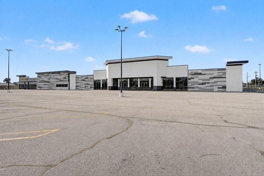1305-1311 W Walnut St, Rogers, AR for lease - Building Photo - Image 2 of 10