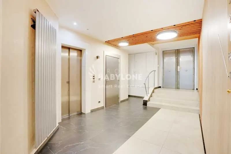 Bureau dans Levallois-Perret à louer - Hall d’entrée - Image 2 de 2