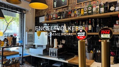 Retail in Barcelona, Barcelona for lease Interior Photo- Image 2 of 6